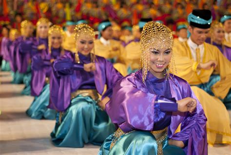 Malay are the largest ethnic group of people in malaysia! Cultural Dancers For Hire Singapore | Highlight Your Event