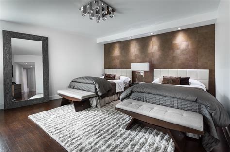 It must not escape our attention to the walls with moldings, complemented by velvet panels with lighting. Modern Bedroom Decor In Comfortable Nuance #16733 ...