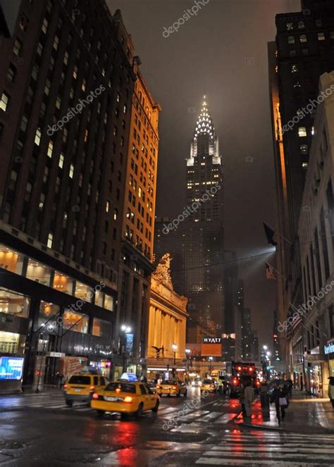 East 42nd Street New York On Rainy Night Stock Editorial Photo