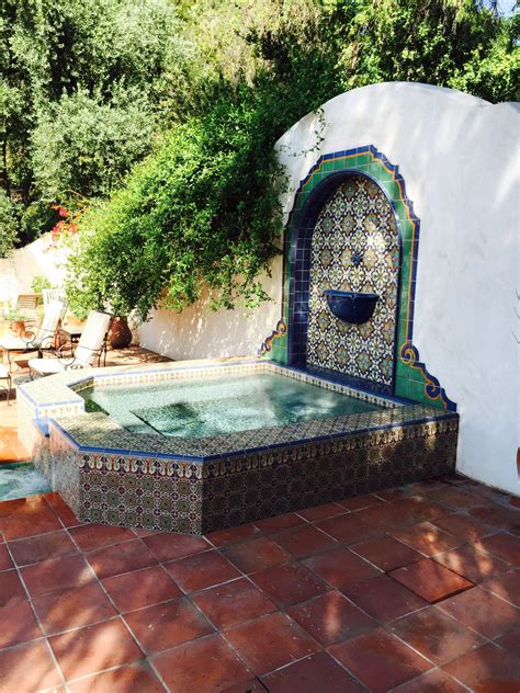 Gorgeous Tile Fountain Actually A Hot Tub Courtyard Fountains