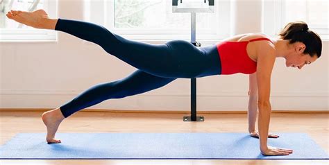 A Working From Home Workout 5 Barre Exercises To Keep Toned