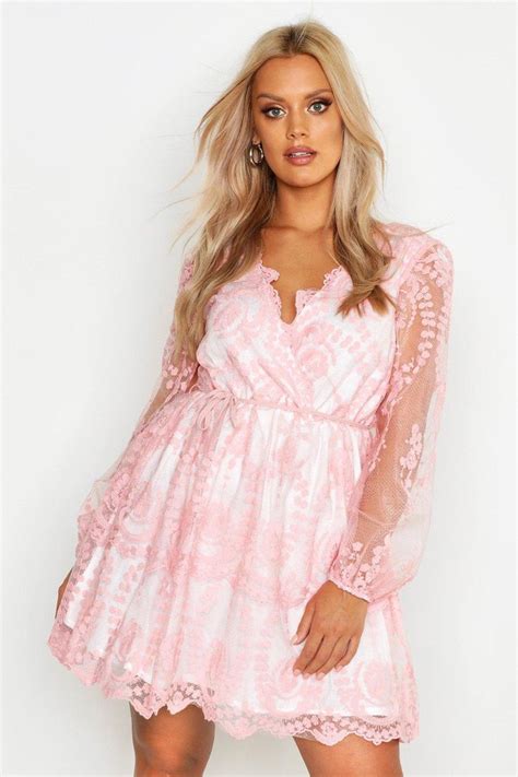 Plus Lace Plunge Skater Dress Boohoo In 2020 Pink Dress Short