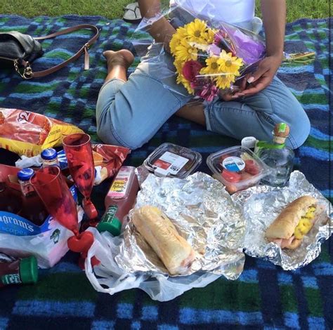 It can be tough to come up with a menu for a romantic picnic! #picnicdate #picnic #picnicideas #love #date # ...