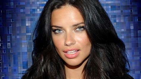 Adriana Lima Solteira Mas Nem Tanto Buyer And Brand