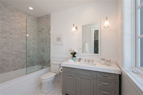 10 Ways to Make a Small Bathroom Look Bigger
