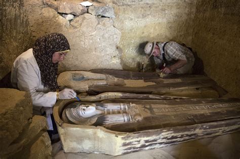 Egypt Discovers 14 Ancient Coffins At Saqqara Middle East Eye