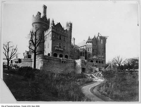 Henry tinha apenas 4 anos de idade e foi encontrado morto com várias lesões pelo corpo (foto a morte do menino henry , de apenas 4 anos, vem intrigando as pessoas que estão investigando a. The fall of Sir Henry Pellatt, king of Casa Loma - Spacing ...