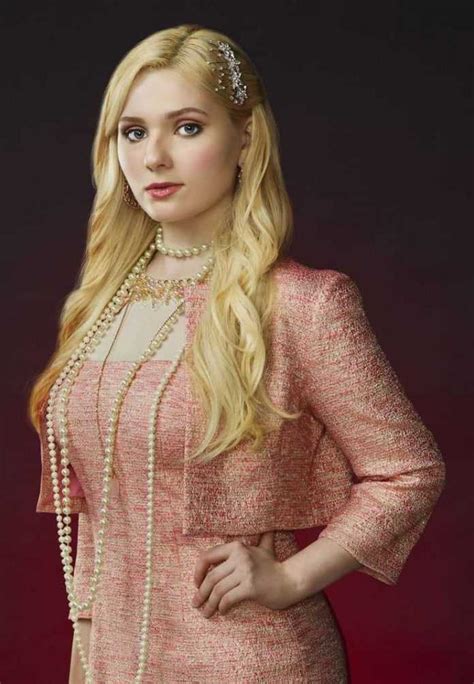 45 Abigail Breslin Nude Pictures Are Hard To Not Notice Her Beauty