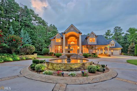 Luxury vinyl plank throughout the house (no carpet). 330 N Peachtree Pkwy Peachtree City GA | Peachtree city ...