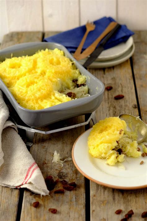 Zuurkoolschotel met ananas en kaas