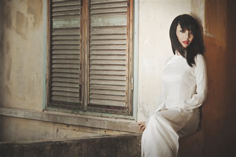Free Wallpapers Girl Asian Model Natasha Beo Face Hair View Sitting