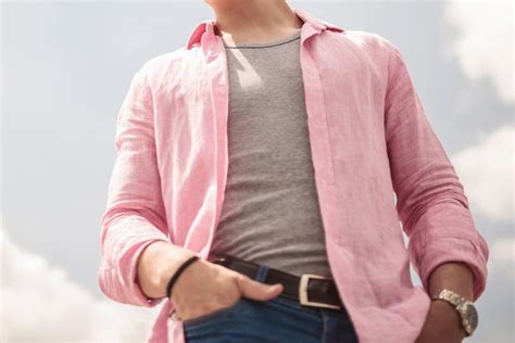 How To Wear Pink In Summer Pink Shorts Outfits How To Wear Mens
