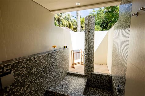 An Outdoor Shower In A Ga Holiday Inn Resort Kandooma Maldives