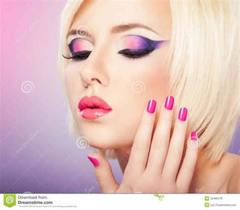 Purpurowy makeup zdjęcie stock. Obraz złożonej z makeup - 30486476