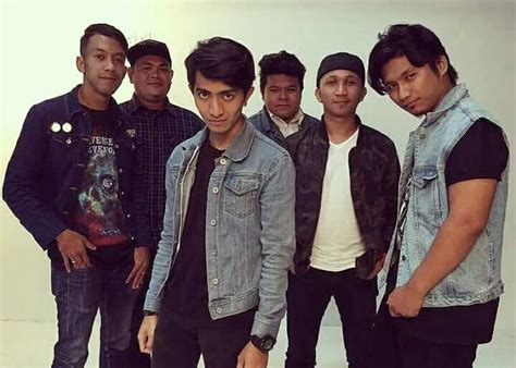 Dail *131*560057# and press call digi caller tunes : Lirik Lagu Zalikha - Floor 88 Band (2017) - Lirik Lagu ...