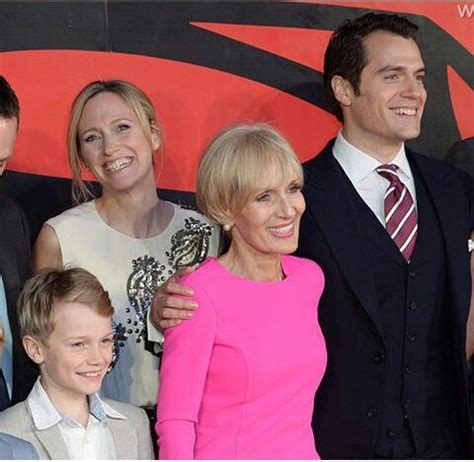 Veja mais ideias sobre henry cavill, homens lindos, henry cavill superman. Henry Cavill & Family | Henry cavill, Henry, Old superman