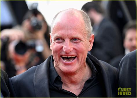 Woody Harrelson's Satire 'Triangle of Sadness' Gets Big Cheers at ...
