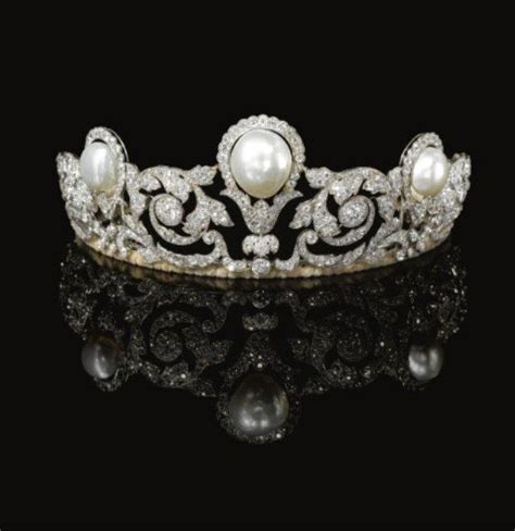 Rare Et Impressive Natural Pearl And Diamond Tiara Chaumet 1920