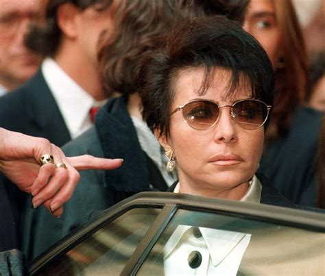 Patrizia reggiani martinelli (nacida el 2 de diciembre de 1948) es la ex esposa de maurizio gucci. Lady Gaga se v filmske vode vrača kot (črna) vdova Gucci ...