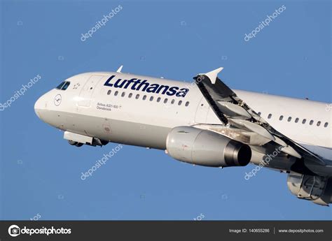 Lufthansa Airbus A321 100 Stock Editorial Photo © Foto Vdw 140655286