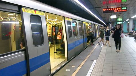 The site owner hides the web page description. 板南線C321型更新車往南港展覽館駛入及駛離後山埤站一月台 - YouTube