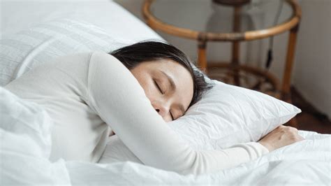 How to define the word sleep on it? Meaning Of Sleep Positions + What It Says About Your ...