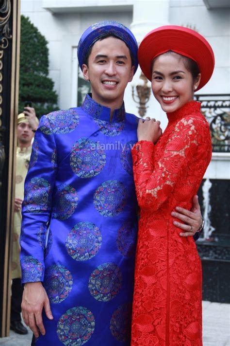 Áo dài first appeared in huế as a vietnamese traditional dress in this period, as a costume required to be worn at the court of the nguyễn lords. Simple yet elegant Vietnamese wedding attire | Ao dai ...