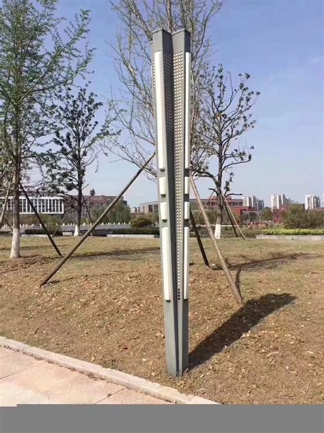 Sorgen sie für eine einladende atmosphäre, ganz ohne stromanschluss oder batterien. Angetriebene Solarlichter des Garten-DCSL-0504 mit ...