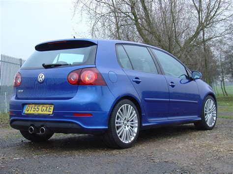 Grab a bargain on a nearly new volkswagen golf tdi or discover an older model by using the filter options to narrow your search based on age, mileage, price, fuel type and engine size. Volkswagen Golf R32 (2005 - 2008) Photos | Parkers