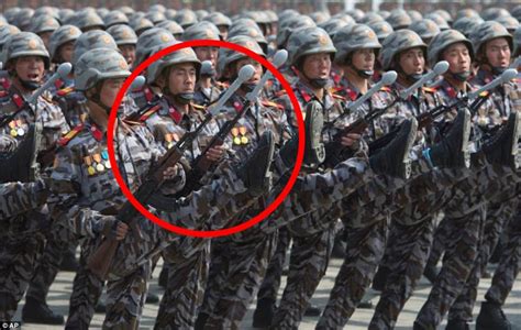 Us Military Expert Says North Korea Parade Arms Are Fake Daily Mail
