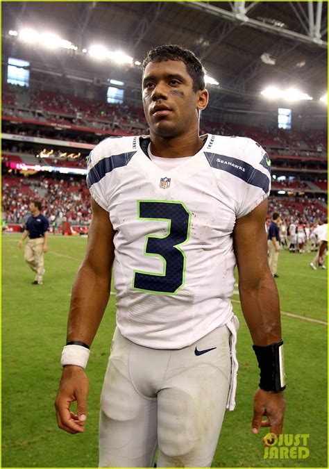 Russell Wilson Hot Photos Seahawks Quarterback Is Shirtless Photo