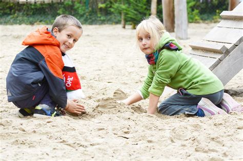 A beautiful, clean white sand of premium quality. White Play Sand - Wicklow Granite Fairways Sands