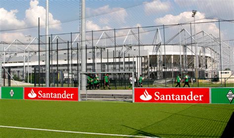Santander zählt im privatkundengeschäft zu den top 5 banken in deutschland und bietet als vollbank auf dem deuts. New Soccer Arena for Bundesliga club - 5-a-side football ...