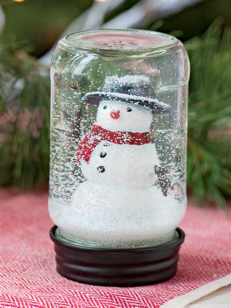 Snowman In A Jar Snow Globe Holiday Ideas Snow Globes Diy Snow