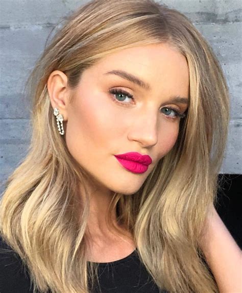 Rosie Huntington Whiteley Bright Pink Lipstick And Natural Skin Makeup