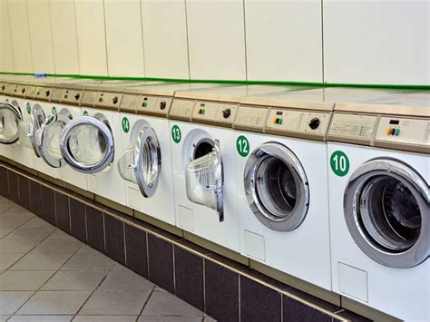 One stop for all your laundry, dry cleaning and alterations needs. 24-hour laundromat in NYC neighborhoods for late-night laundry