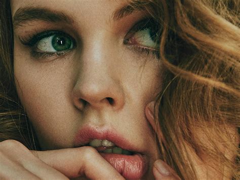 Obrázky na plochu Anastasia Scheglova tvár zelené oči prsty ženy Model x