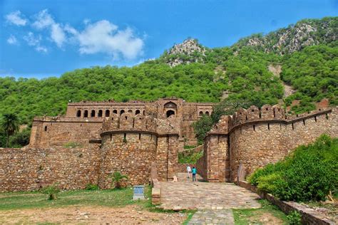 Bhangarh Fort Indias Most Haunted Place Travellersjunction