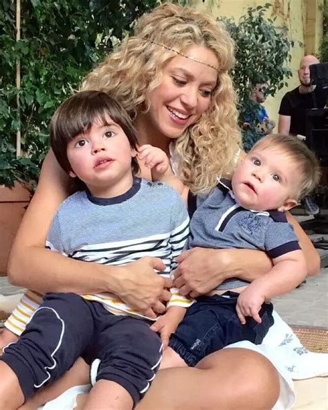 Shakira And Her Boys Milan And Sasha Piqué Mebarak 2016 With Images
