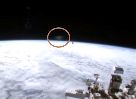 Nasa cut the live feed from the international space station (iss) after multiple 'unknown lights' passed in front of the camera, according to claims online. NASA Cuts Live Feed With No Explanation When A UFO Appears ...