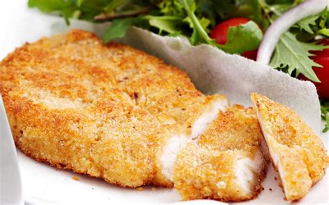 Recipe and instructions for how to make chicken schnitzel. Chicken schnitzel recipe | FOOD TO LOVE