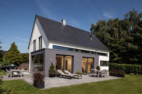 Dieses haus vereint klassische architektur und zeitgemäße innenraumgestaltung perfekt. European Architecture | Haus, Moderne architektur, Haus deko