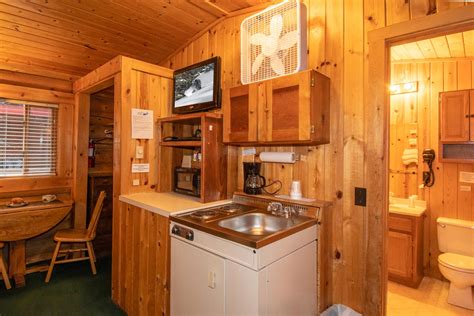 Enjoy a soak in the hot tub and a stunning view of the middle fork of the boise river, all from your own private deck. Deluxe Idaho Cabin Rentals | 2 Queens | Teton Valley ...