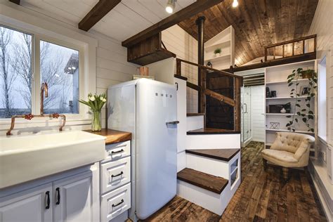 See how expert tiny house builders—and creative tiny house owners—squeeze use from every square foot. Rustic Loft - Tiny House Swoon