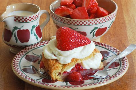 During christmas, i always look forward to dessert recipes i think will bring happiness to my family and friends. 12 Traditional Irish Desserts To Leave You Smirk In ...