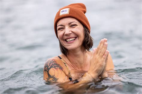 What Are The Health Benefits Of A Cold Plunge Scientists Vet The Claims Shots Health News Npr