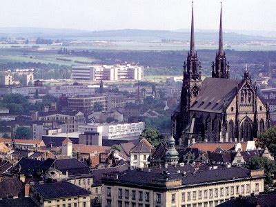 Drahanská vrchovina s moravským krasem, do východní části zasahují ze slovenska. Jihomoravský kraj