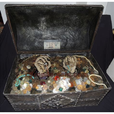 1967 Disneyland Pirates Of The Caribbean Ride Treasure Chest With