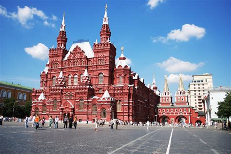 Moskwa Plac Czerwony Matrioszki I Najokazalsze Metro świata Happy
