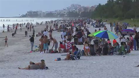 Naples Beaches Close Due To Crowds Not Keeping Distance Wtsp Com